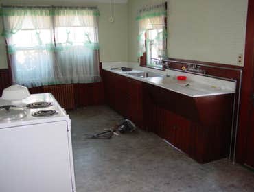 Doug Williams Custom Building Photos 222 Pine Street Remodell from 1500 sft Antique Farm House
3 Bed, 4 bath, 2 kitchens 3 car garage, media room. See 