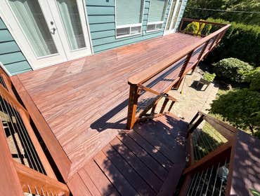 Palatine Ave N, Seattle Full exterior house and deck painting project in Seattle. Sueface prep, pressure washing, sanding, caulking, adn premium Sherwi