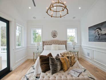 19348 Collier St, Tarzana, CA 91356 Brand new construction Cape Cod situated in the heart of Tarzana South of the Blvd, just a block from Ventura Blvd'