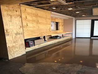 Floor leveling stage