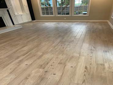 Large-Sized Water Damage Rebuild This project involved comprehensive restoration after water damage, including:
✔ Cabinet rebuilding
✔ Drywall replacem