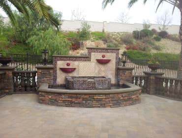 Decorative structure