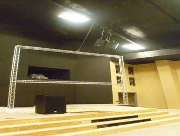 Projection truss frame 16x9