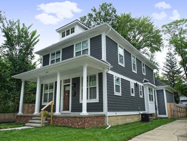 2150 SF 3 Bed 2 .5 Bath Rear Attached Garage 2150 SF 3 bed 2.5 Bathroom
2 Car Garage Rear Attached
Full Basement
Large Front Porch
9 Ft First Floor