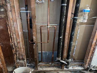 Photos by Local Pro plumbing Inc #4 Client asked to change his bathroom shower plumbing.
Changed to new copper water lines pipes