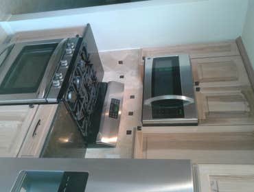 Hickory Kitchen Springhill