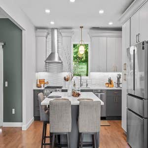 Olmsted Falls - Kitchen Remodel Aug 30, 2024
Project Type : Kitchen Remodel
Products Used : Cabinets, Countertops, sinks, faucets, backsplashes,...