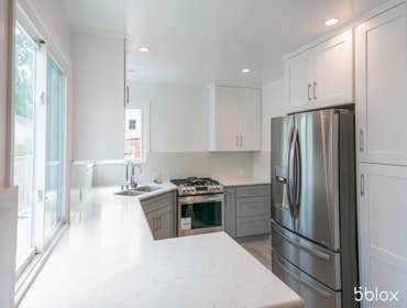 Home Remodel in Whittier, CA New kitchen, 2 bathrooms and windows remodel for the Roby family in Whittier, CA.
What a beautiful job!
Call us today for 