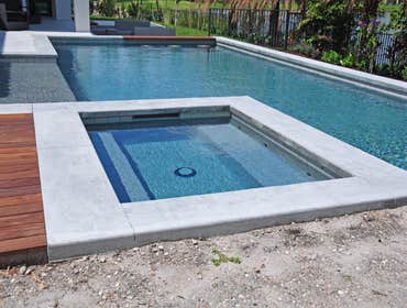 Modern Concrete Pool Coping