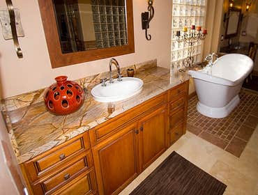 Quartz & Granite Kitchen & Bath Countertops - Metro Phoenix etc Custom kitchen and bathroom countertops as well as shower systems, cladding, and pans. 
