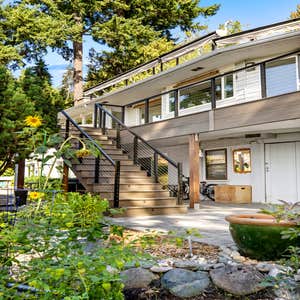 Intercrus Decks LLC
