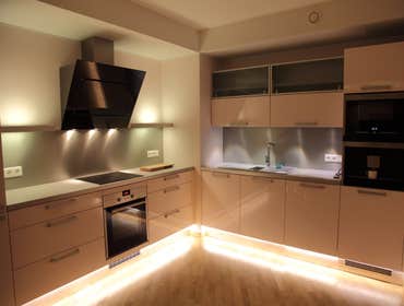 Hollywood Hills CA 90046 kitchen remodeling