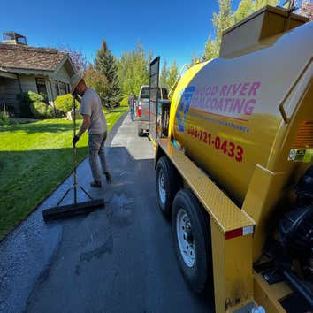Wood River Sealcoating LLC