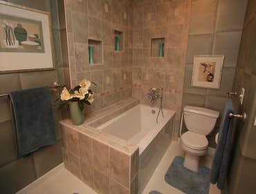 Bathroom and Kitchen Remodels Here are some pictures of the work I have done for my clients throughout the years. I work with tile, marble, stone, glas