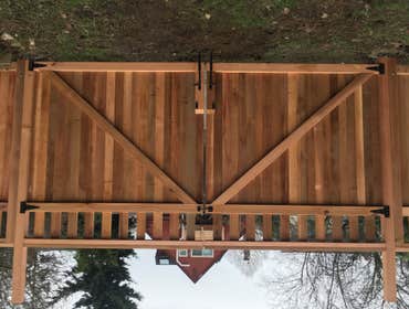 Double Drive Gate with window top