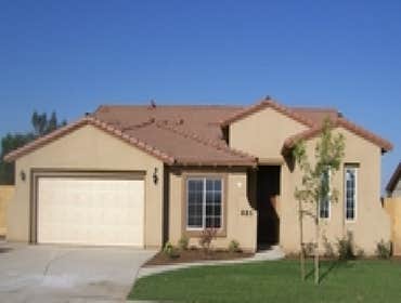 885 North Silver Maple St Porterville, CA 93257 4 Bed Baths:3 Bath House Size:2,192 Sq Ft Lot Size:0.18 Acres. Built in 2011.