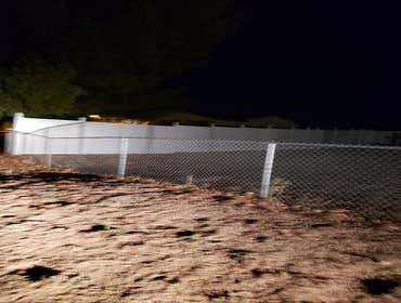 Vinyl Fence The owner purchased all materials.
Installation only.