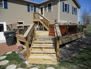 Cool Deck w/Hot Tub