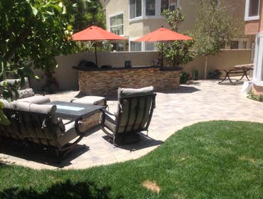 Back yard, BBQ island, pavers.