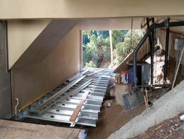 Hillside DogRun Deck