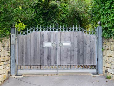 Encino, CA - New Gate One of our amazing projects, beautiful new swing gate made of steel and wood.