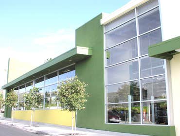 Fresh & Easy Neighborhood Market Installation of Storefront Glass