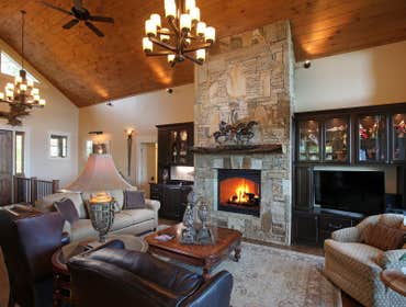 PRIVATE RESIDENCE - JOHN SOAVE CUSTOM BUILDER