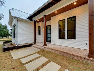 Modern Farm House
