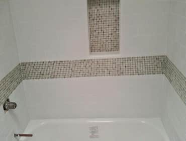Bath tub