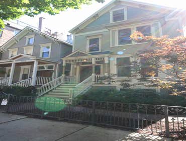 N Kenmore Ave Home