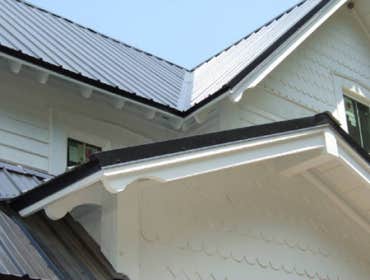 Plumbing Desert Diamond Plumbing can handle service, repair and even construction and remodeling.