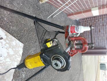 Pipe threader