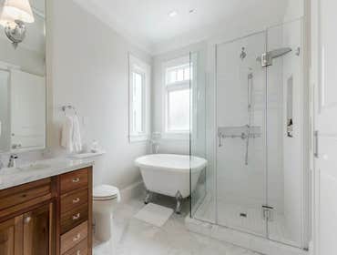 Photos by Bathroom Renovation Vancouver: Custom Bathroom Remodeling, Showers, Vanities & Luxury Bathroom Renovations #1