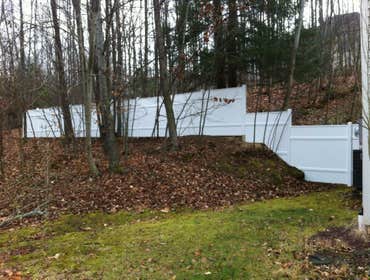 Vinyl fence Veranda white vinyl fence