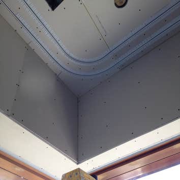 Flush Curtain w/ Arch L-Bead