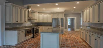 28659 Grandview Manor