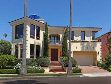 Strauss Residence