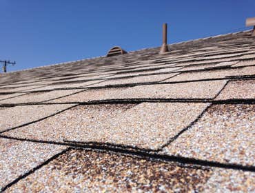 DENALI BUILDERS CA,SHINGLES ROOF AMBER COLOR Roofing project
Replace old shingles roof
Install new composition shingles roof
Cool roof