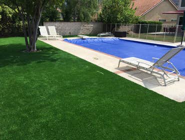 Pool Deck Turf - Agoura Hills