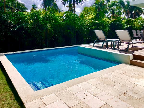 New build: Shellstone Pool Deck, Coping, and Patio by Shosh vant Verlaat, Hardscape Designer