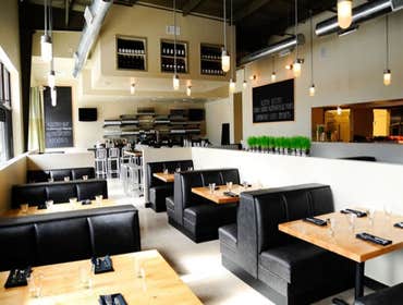 Kosmo Gastro Pub Ultra modern,sophisticated Alpharetta restaurant, bar, tavern and bistro.