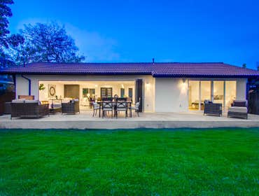 COMPLETE RESIDENTIAL REMODELING D-LUX FLOORS HAD TO REMODEL THIS RESIDENTIAL HOME LOCATED IN RANCHO PALOS VERDES CA. WE STARTED FROM DEMOLISHING INTERI