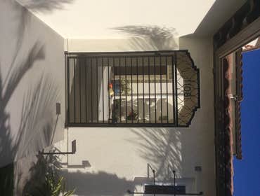 Custom gate
