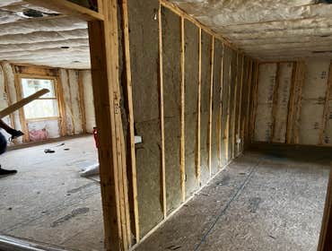 Dual Purpose Garage Open cell spray foam garage ceiling R30 - R19 Fiberglass all exterior walls & R38 fiberglass upstairs Roofdeck
Master bedroom Rock