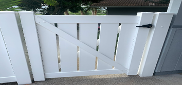 Best Vinyl Fence & Deck