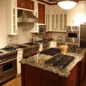 Freds Appliance- Spokane, WA See the amazing craftsmanship on the corners and edges of this gorgeous granite.