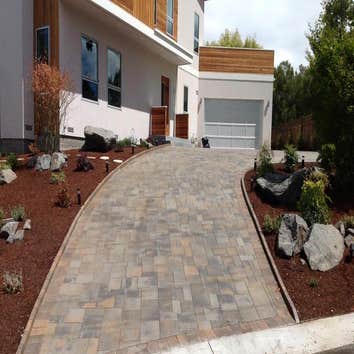 Driveways Here are some driveways we re paved in Pavers