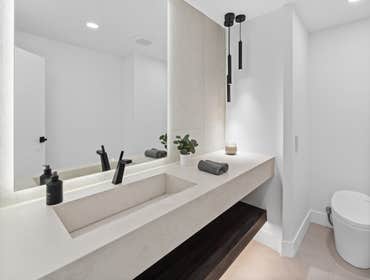 Powder Room - Newport Beach