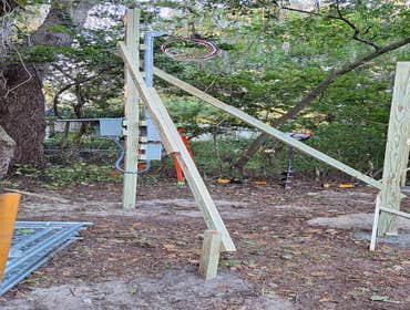 Temporary pole Temporary Power Setup — Built to Pass the Inspection the First Time ⚡
When setting up a temporary power pole, it’s not enough to follow 