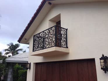custom balcony railing